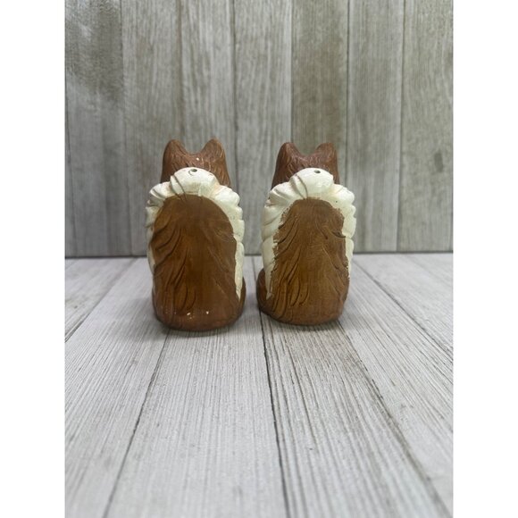 Vtg Twin Winton Style Squirrel Holding Cookie Salt & Pepper Shaker 4" Tall Japan - Picture 4 of 8